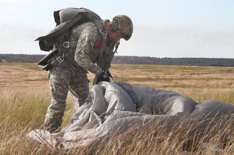 2-38 Cavalry Regiment Parachute Training